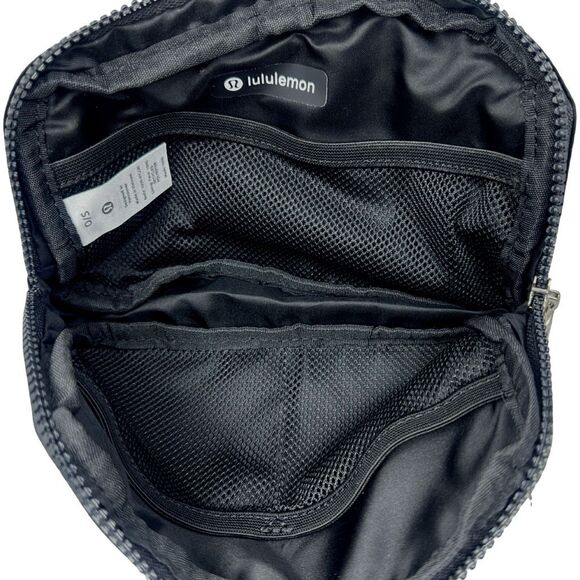 lululemon athletica Everywhere Belt Bag 1L - Black - 7.5” x 2” x 5” - Picture 2 of 4